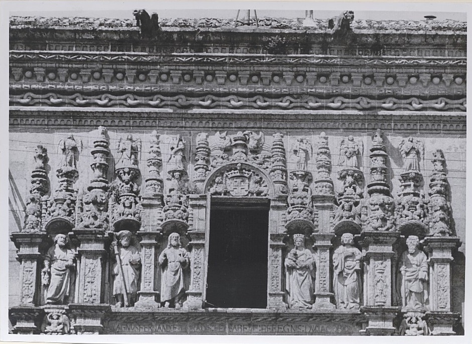 Hospital de los Reyes Católicos, detalles de la fachada, Santiago de Compostela